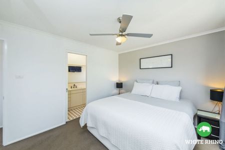 9 Patrick Brick Court, Queanbeyan East - Photo 2