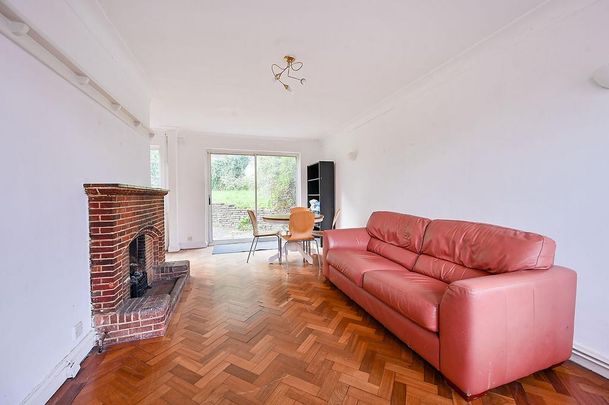 4 bedroom detached house to rent - Photo 1