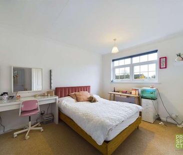 The Farthingales, Maidenhead, Berkshire, SL6 - Photo 4