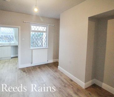 2 bedroom end of terrace house to rent - Photo 1