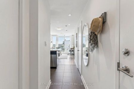 816 Lansdowne Avenue #1402 - Photo 4