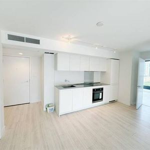 Downtown on Hornby st 2 bed/2 bath plus den unit for rent - Photo 2