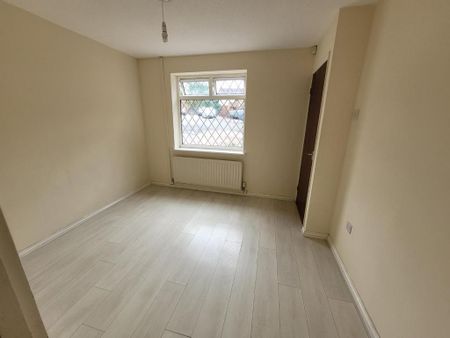 4 bedroom detached house to rent - Photo 5