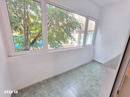Chirie Apartament 2 Camere decomandat Centrul Civic Str.Toamnei Cec - Fotografie 2