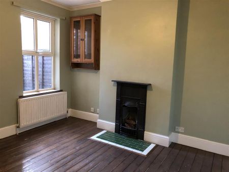 2 bedroom terraced house to rent - Photo 4