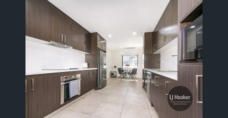 View Saturday at 1pm - 1.15pm - Photo 3