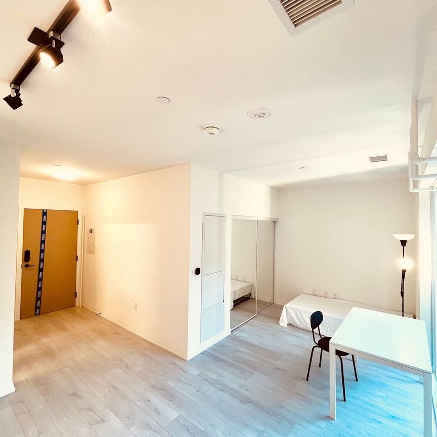 For Lease - 280 dundas street west Street Unit# 415, Toronto, Ontario - Photo 1