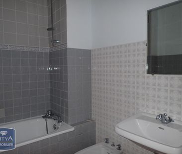 Location Appartement 2 pièces 52m² CHATEAUROUX 36000 - Photo 4
