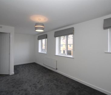 3 bedroom detached house to rent - Photo 3