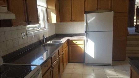 For Lease - 2075 Salmon Road, Oakville, Ontario - Photo 2