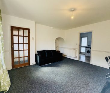Kings Avenue - Photo 1