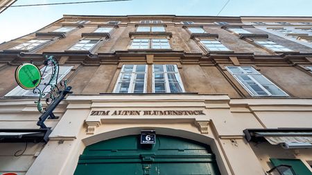 Typisch Wiener Altbauflair mit Flügeltüren und Holzkastenfenstern! Hofseitige 2-Zimmer-Wohnung im 4. Liftstock! - Foto 2