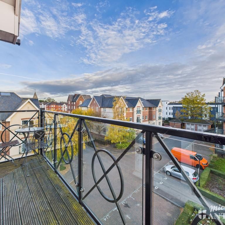 2 bedroom flat to rent - Photo 1