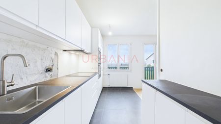 Beautiful 4-room apartment - 68 m² PPE - with 10 m² balcony - Photo 3