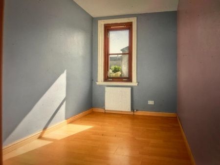 3 bedroom flat to rent - Photo 4