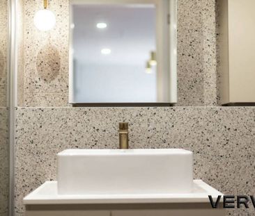 LUXURY APARTMENT IN THE HEART OF BRADDON - Photo 6