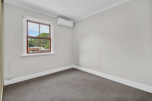 334 Edgeware Road, - Photo 1