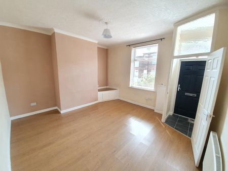 2 bedroom terraced house to rent - Photo 4