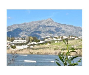 4 bedroom luxury Semidetached House for rent in Marbella, Spain - Photo 1