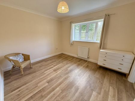 2 bedroom detached bungalow to rent - Photo 3