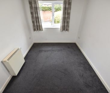 2 bedroom Flat in Flat 3, Leeds - Photo 5