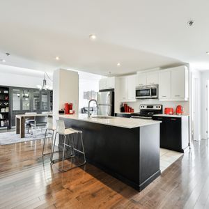 Grand Condo 4 1/2 Ste-Catherine - Photo 2