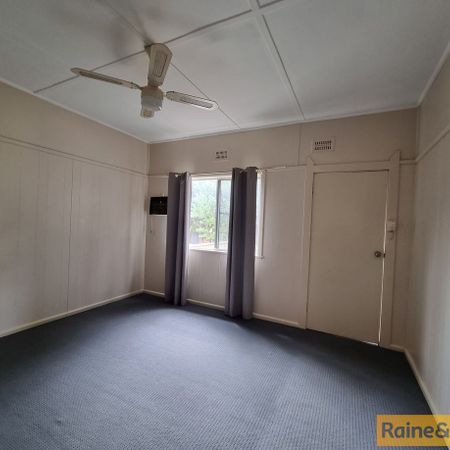 CHARMING HOME IN A GREAT LOCATION!! - Photo 3