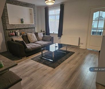 3 bedroom end of terrace house to rent - Photo 2