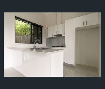 Modern Maria - Photo 3