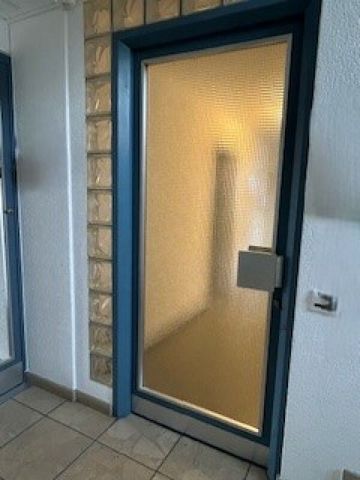 Büroräumlichkeiten in Mehrfamilienhaus für ruhiges Gewerbe - Photo 3