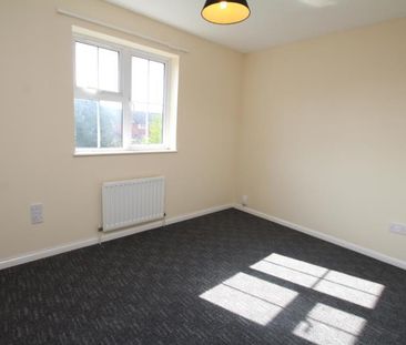 2 bedroom semi-detached house to rent - Photo 6