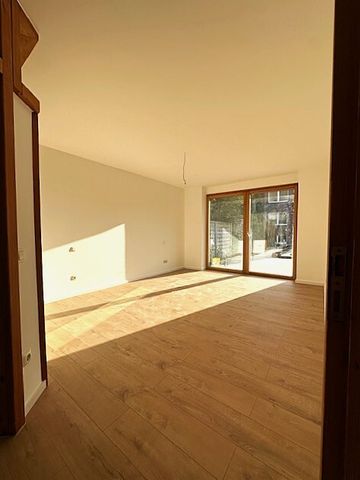 Großzügige 2-Zimmer-Wohnung mit Balkon & Garten – Klinikum-Nähe! - Photo 2