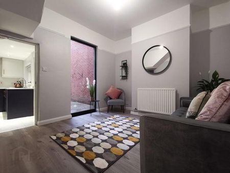 Room 4, 26 Thorndyke Street, Belfast, BT5 4QB - Photo 2