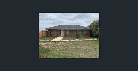 Comfortable Family Living Close to Everything! - Photo 4