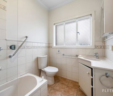 Great 4 Bedroom Home - Photo 6