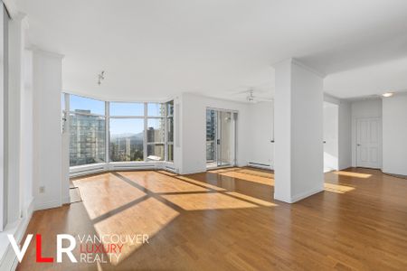 Condo in North Vancouver, BC - Photo 5
