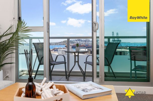 Two Bedrooms and One Bathroom in Auckland Central! PETS NEGOTIOBLE! FULLY FURNISHED! - Photo 1