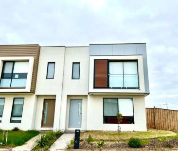 “Modern, Functional, Like New!!” - Photo 1