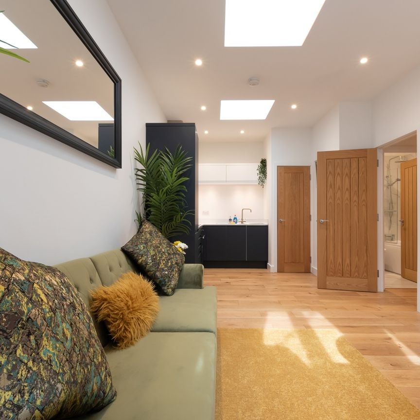 1 Bed Flat, Kings House, SO15 - Photo 1