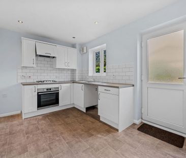 2 bedroom semi-detached house to rent - Photo 5