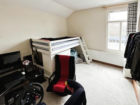 3 bedroom semi-detached house to rent - Photo 4