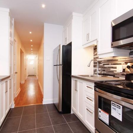 MAGNIFIQUE STYLE CONDO A SAINT HENRI MEILLEUR EMPLACEMENT! - Photo 3