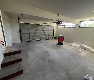 Fully Renovated Merrilands home - Photo 2