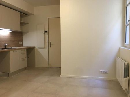 Location Appartement 1 pièce 19m² BORDEAUX 33000 - Photo 2