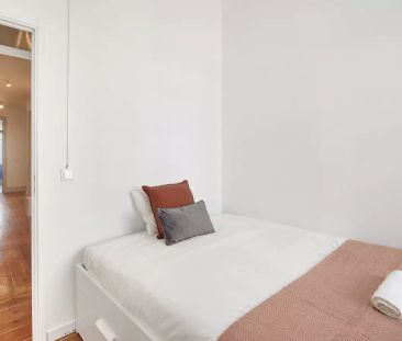 Rooms for rent in 8-bedroom apartment in Avenidas Novas, Lisboa - Foto 4