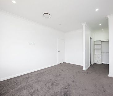 Contemporary Living - Photo 2