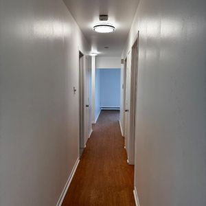 41/2 NEUF / complétement renové à louer à Saint-Eustache - Photo 2