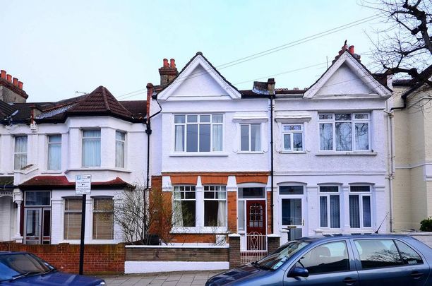 4 bedroom terraced house to rent - Photo 1