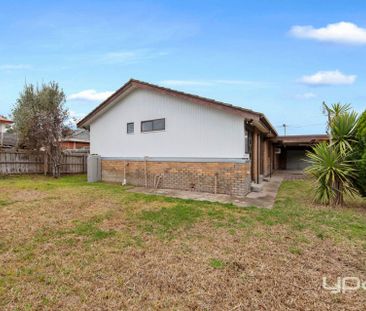 Charming 3-Bedroom Home in the Heart of St Albans - Photo 6