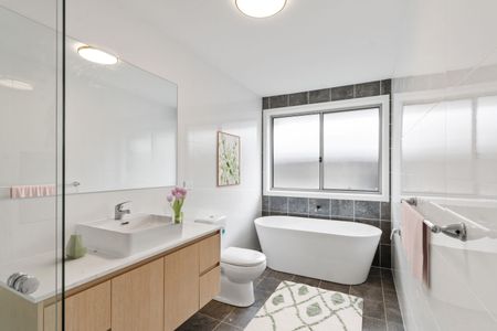 8 Saltbush Way, Gables NSW 2765 - House For Rent | Domain - Photo 5